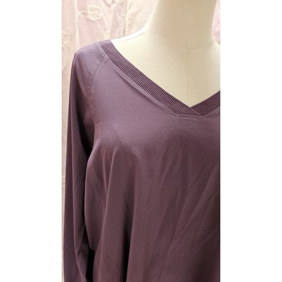 Athleta Zephyr Womens Pullover Top V Neck Long Sleeve Purple Lilac Athleisure M - Picture 4 of 4